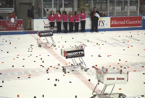 Fort Wayne Komets - Puck Toss Promotion - Scott's.jpg