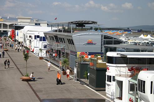 Istanbul Park - Formula 1-Paddocks.jpg