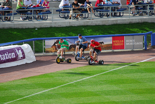 Lehigh Valley Pigs - Cart Race.jpg