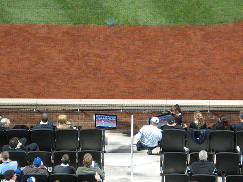 Mets - Delta Club - Flat Panels Behind Home Plate.jpg