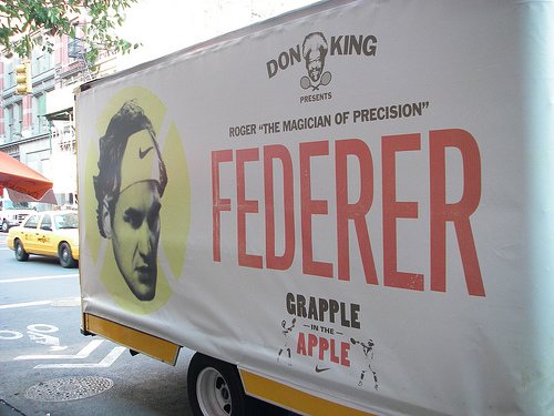 Nike Guerilla - Federer Match2.jpg