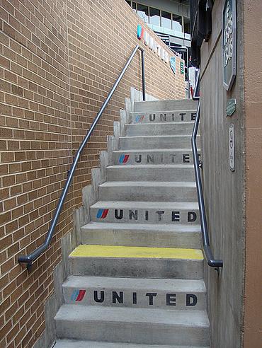 United Scout Seats Lounge - White Sox3.jpg